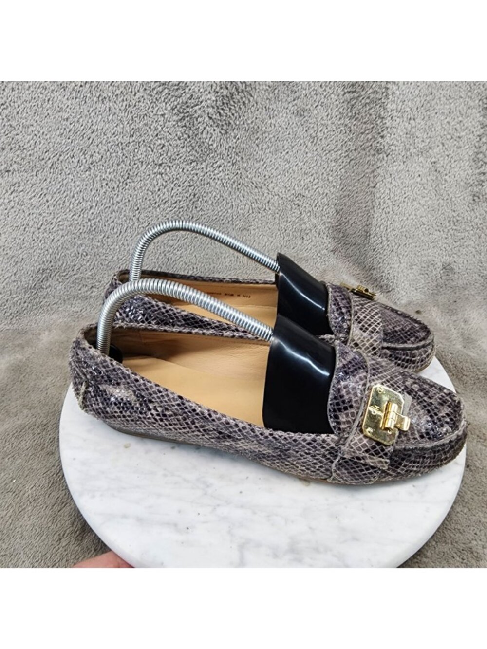 Cole Haan Shoes Womens Size 8.5 Gray Leather Tali Lock Moc Loafers *Read* - Picture 4 of 13